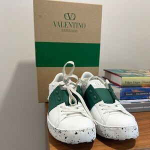 Authentic Valentino white and Green open for change sneakers